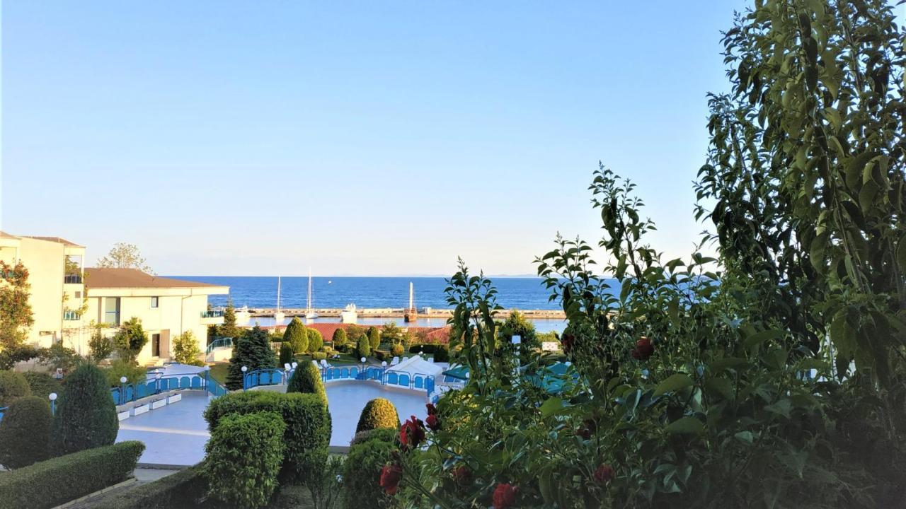 Baratero Vlas Marina Apartment Sveti Vlas Exteriör bild