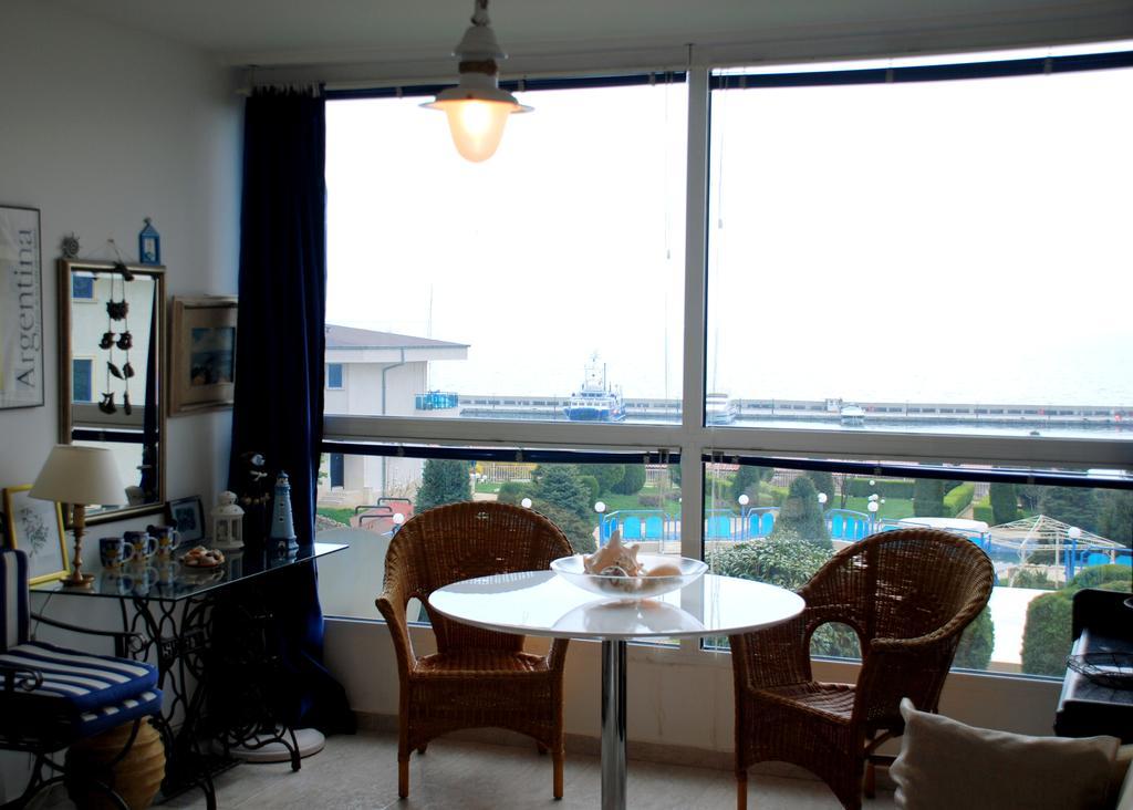 Baratero Vlas Marina Apartment Sveti Vlas Exteriör bild