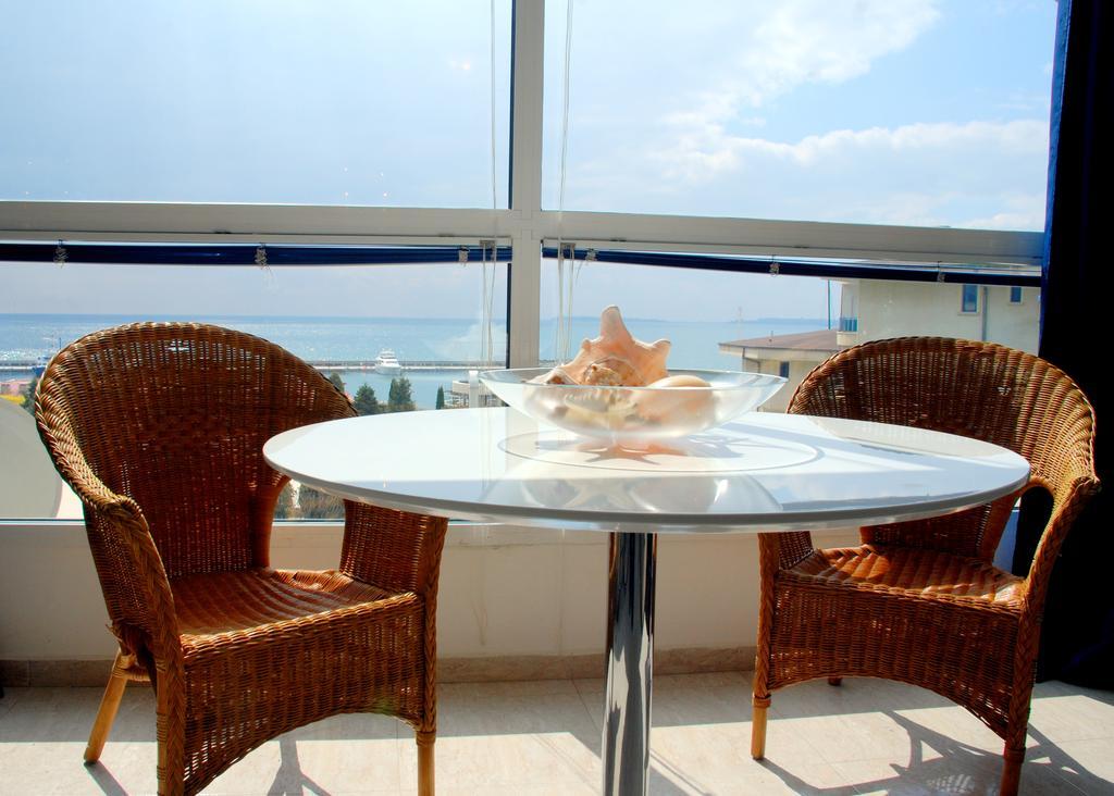 Baratero Vlas Marina Apartment Sveti Vlas Exteriör bild