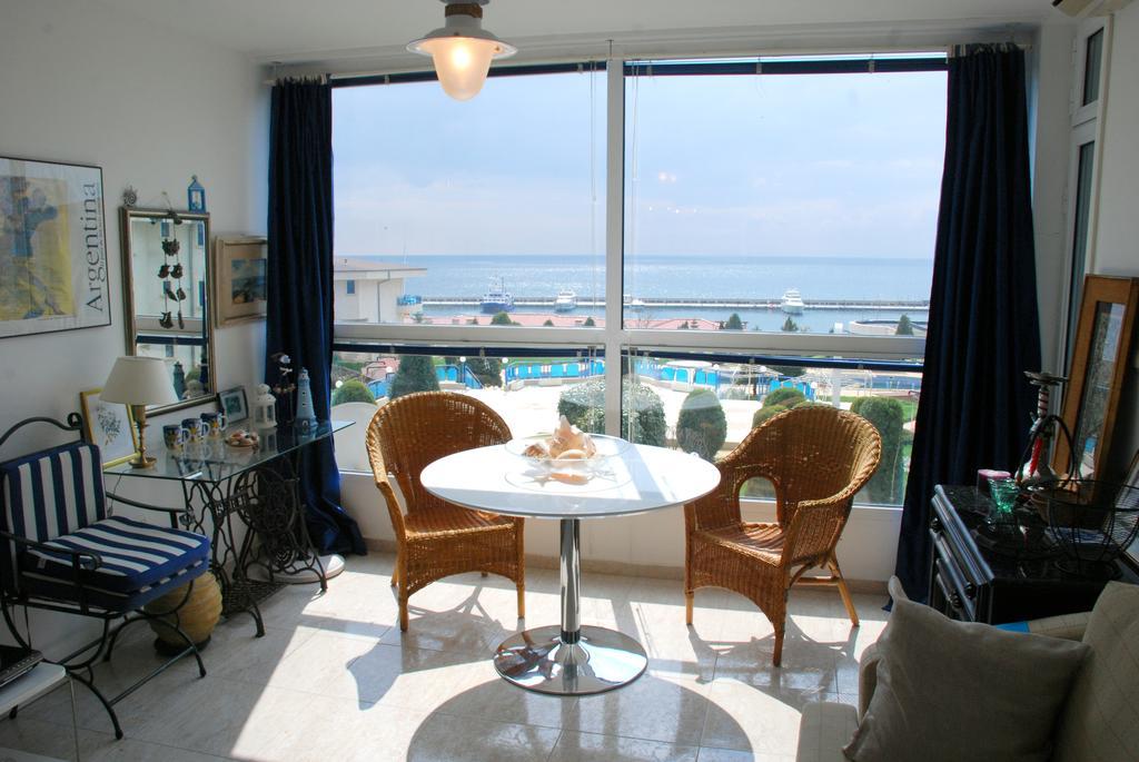 Baratero Vlas Marina Apartment Sveti Vlas Exteriör bild