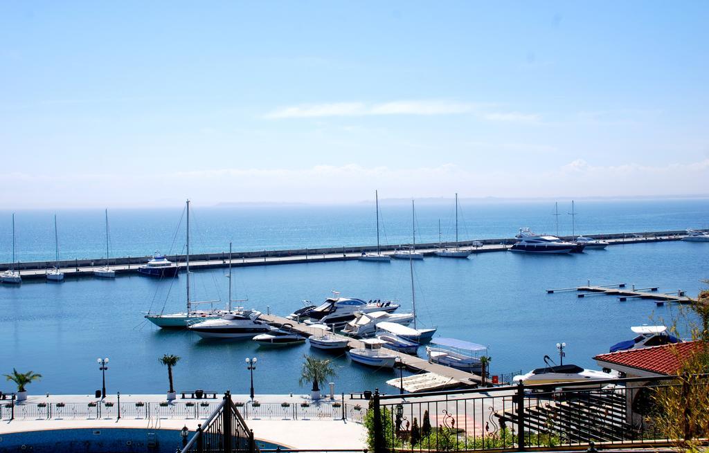 Baratero Vlas Marina Apartment Sveti Vlas Exteriör bild